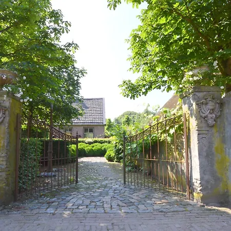 Dom wakacyjny Group With Private Pool And Sauna